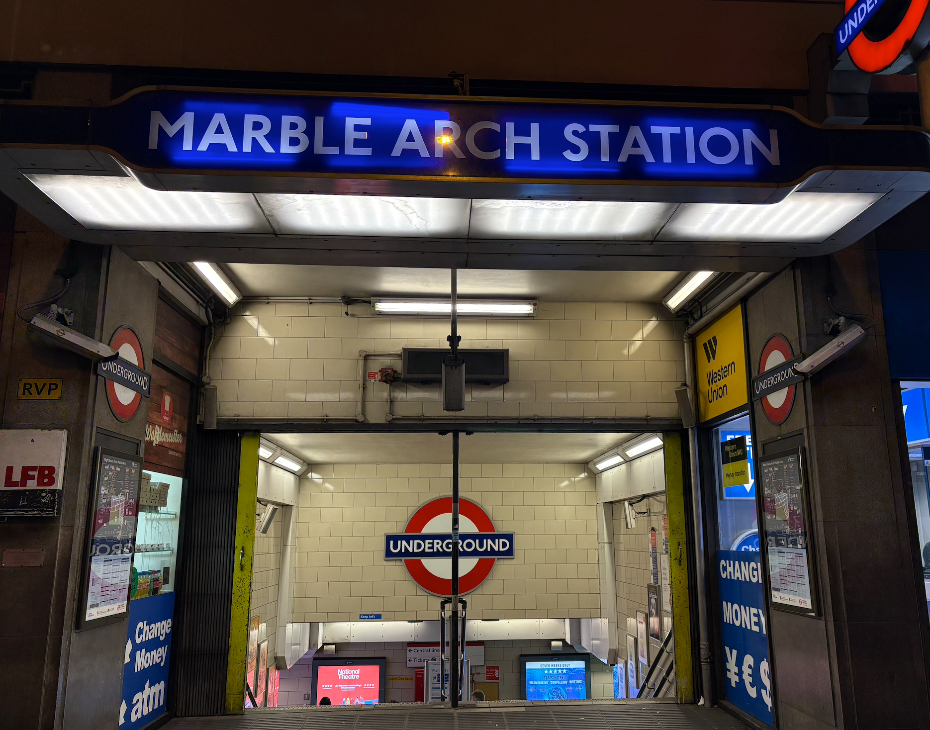 歐洲旅遊 - 倫敦自由行(上):自然歷史博物館、大笨鐘、倫敦眼、Piccadilly Circus 和 SOHO 區!